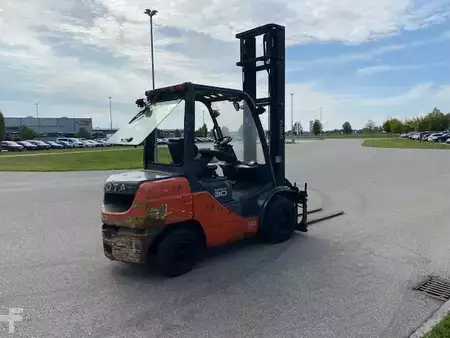 Carrelli elevatori diesel 2019  Toyota 06-8 FD30F (5)