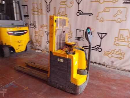 Gerbeurs - Jungheinrich EJD220 (2)