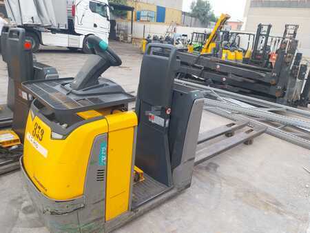 Horizontale orderpickers 2017  Jungheinrich ECE225HP (1)