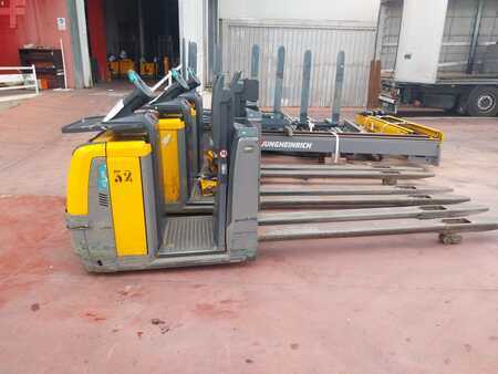 Horizontale orderpickers 2017  Jungheinrich ECE225HP (1)