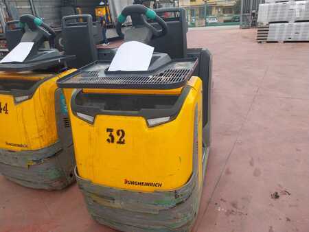 Horizontale orderpickers 2017  Jungheinrich ECE225HP (2)