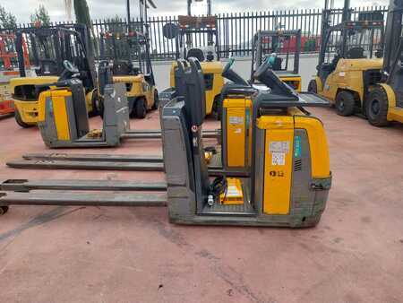 Horizontale orderpickers 2017  Jungheinrich ECE225HP (1)