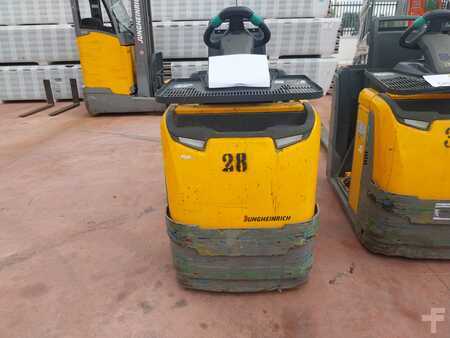 Horizontale orderpickers 2017  Jungheinrich ECE225HP (2)