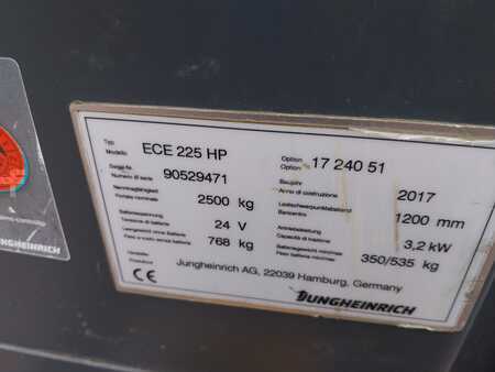 Horizontale orderpickers 2017  Jungheinrich ECE225HP (4)