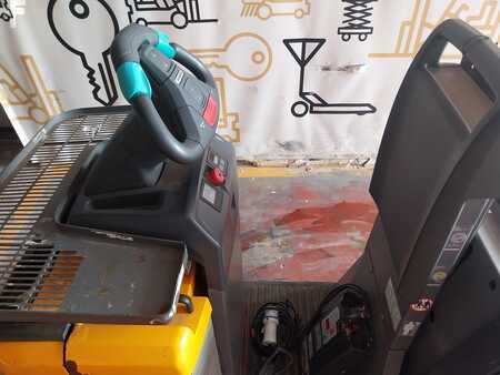 Horizontale orderpickers 2017  Jungheinrich ECE225HP (2)