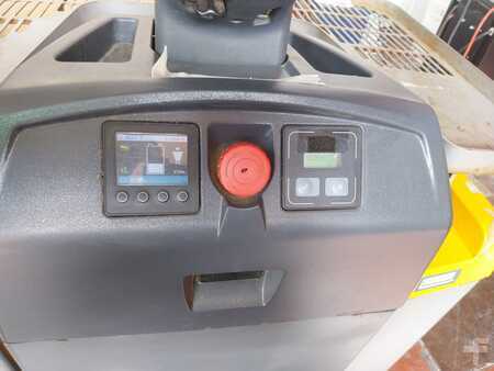 Horizontale orderpickers 2017  Jungheinrich ECE225HP (3)