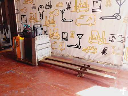 Horizontale orderpickers 2017  Jungheinrich ECE225HP (6)