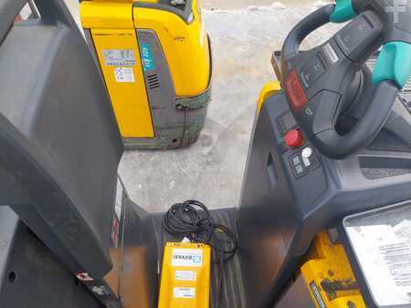 Horizontale orderpickers 2017  Jungheinrich ECE225HP (2)