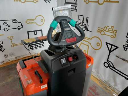 Horizontale orderpickers 2017  Jungheinrich ECE225HP (3)