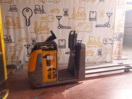 Horizontale orderpickers 2018  Jungheinrich ECE225HP (1)