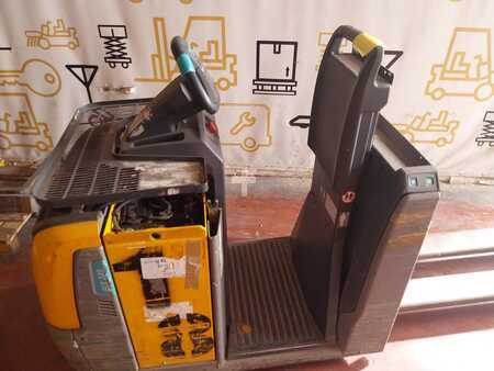 Horizontale orderpickers 2018  Jungheinrich ECE225HP (2)