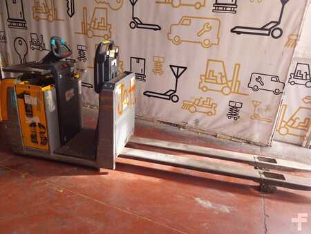 Horizontale orderpickers 2018  Jungheinrich ECE225HP (5)