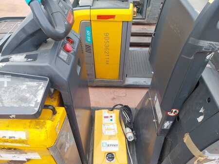 Horizontale orderpickers 2018  Jungheinrich ECE225HP (2)