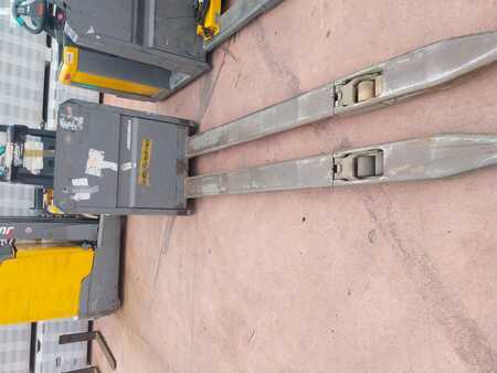 Horizontale orderpickers 2018  Jungheinrich ECE225HP (4)