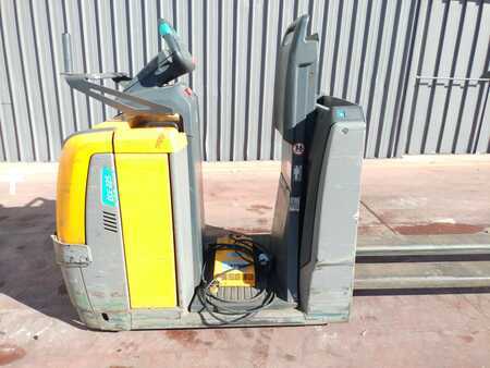 Horizontale orderpickers 2019  Jungheinrich ECE225HP (1)