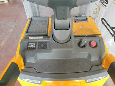 Hochhubwagen 2019  Jungheinrich ERC216 (5)