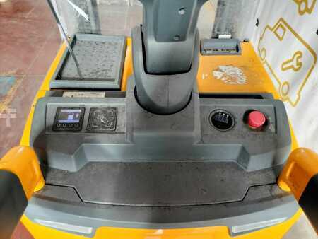 Hochhubwagen 2019  Jungheinrich ERC216 (4)