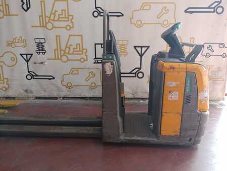 Horizontale orderpickers 2020  Jungheinrich ECE 225 (1)