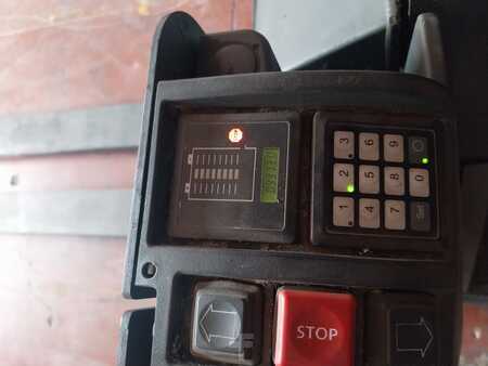 Horizontale orderpickers 2015  Jungheinrich ECE225HP (2)