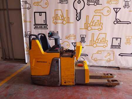 Elektro čtyřkolový VZV 2018  Jungheinrich ERE 125 (1)