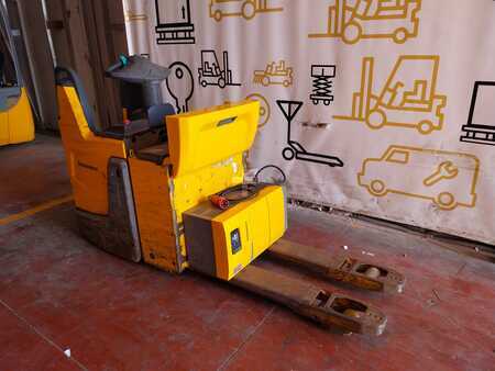 Elektro čtyřkolový VZV 2018  Jungheinrich ERE 125 (4)