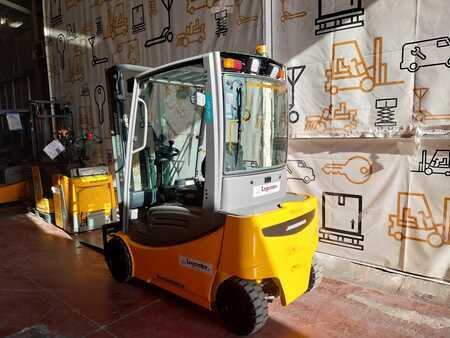 4-wiel elektrische heftrucks 2016  Jungheinrich EFG 320 (6)