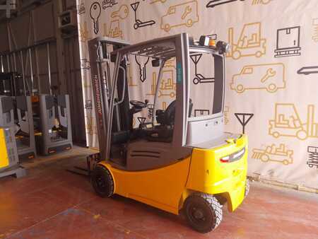 4-wiel elektrische heftrucks 2016  Jungheinrich EFG 320 (6)