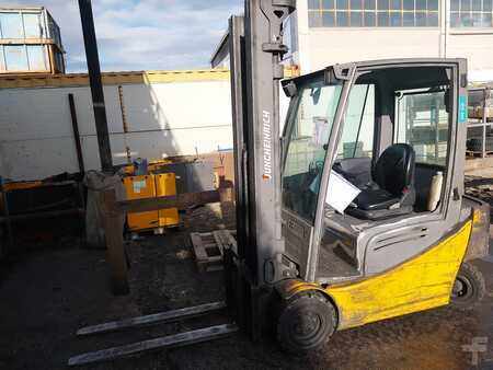 4-wiel elektrische heftrucks 2018  Jungheinrich EFG 320 (4)