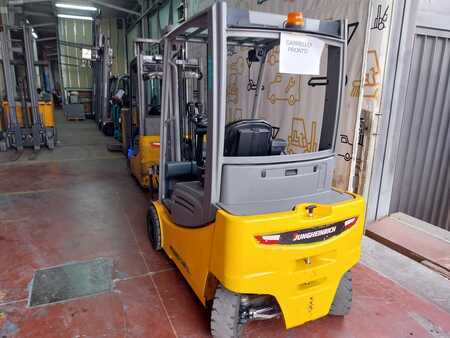 4-wiel elektrische heftrucks 2021  Jungheinrich EFG 320 (5)