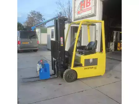 El truck - 3 hjulet 2006  Hyster J1.60 XMT, elek, triplex, side shift, accu 2024 (1)
