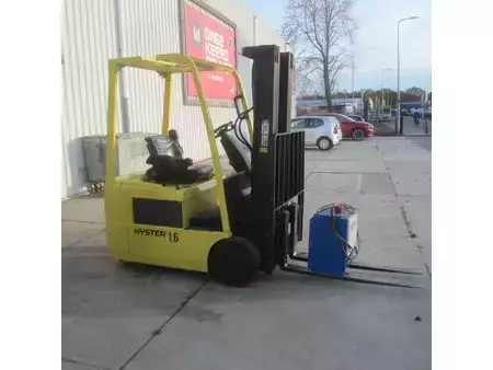 El truck - 3 hjulet 2006  Hyster J1.60 XMT, elek, triplex, side shift, accu 2024 (2)