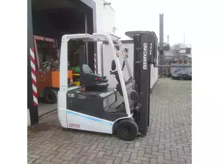 Elektrisk- 3 hjul 2015  Nissan Heftruck L16Q, elek., triplex, side shift, vorkverstelling. (2)