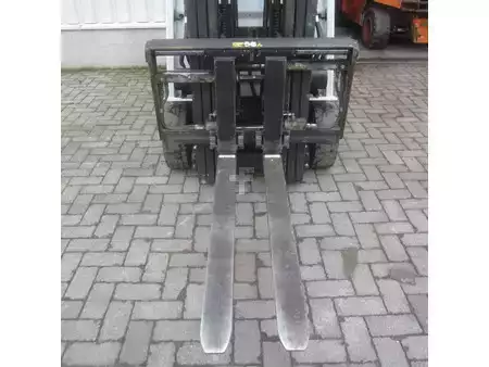 Elektrisk- 3 hjul 2015  Nissan Heftruck L16Q, elek., triplex, side shift, vorkverstelling. (8)