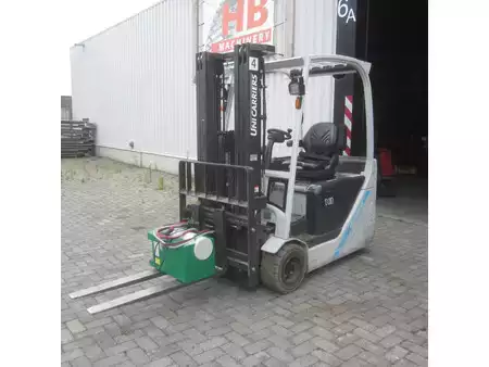 Chariots électriques à 3 roues 2017  Unicarriers L18Q, elek., triplomast, side shift. (1)