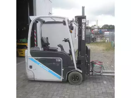 Chariots électriques à 3 roues 2017  Unicarriers L18Q, elek., triplomast, side shift. (2)
