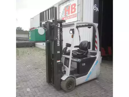 Chariots électriques à 3 roues 2017  Unicarriers L18Q, elek., triplomast, side shift. (4)