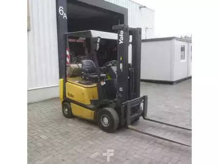LPG VZV 2005  Yale Heftruck GLP16, LPG-gas, triplex, side shift, container mast. (2)