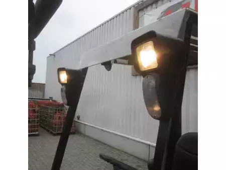 LPG VZV 2005  Yale Heftruck GLP16, LPG-gas, triplex, side shift, container mast. (4)