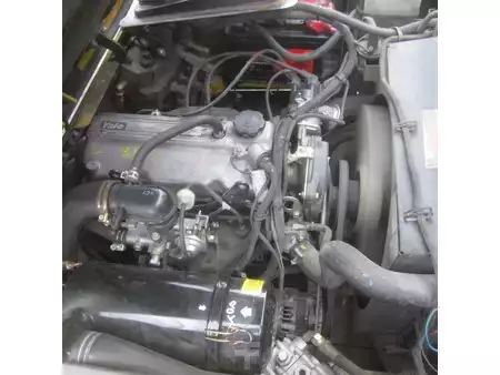 LPG VZV 2005  Yale Heftruck GLP16, LPG-gas, triplex, side shift, container mast. (7)