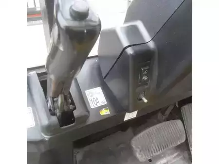 LPG VZV 2005  Yale Heftruck GLP16, LPG-gas, triplex, side shift, container mast. (8)