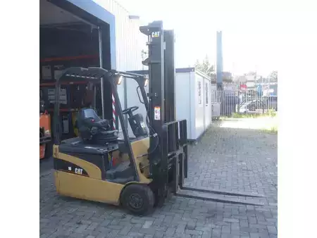 Elektro tříkolové VZV 2006  CAT Lift Trucks EP16NT, elektrisch, duplomast, side shift. (2)