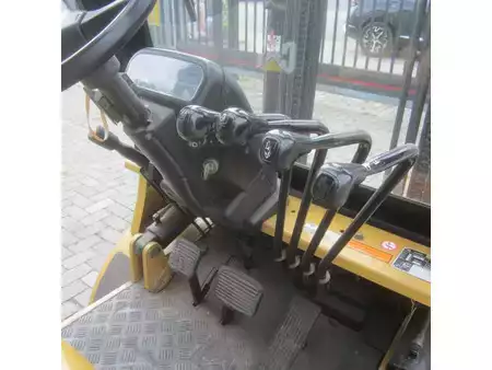 Chariots élévateurs GPL 2002  CAT Lift Trucks GP20K, LPG-gas, duplo, side shift, vorkverstelling. (5)