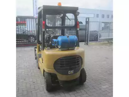 Chariots élévateurs GPL 2002  CAT Lift Trucks GP20K, LPG-gas, duplo, side shift, vorkverstelling. (6)