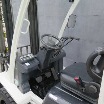 Carrelli elevatori diesel 2016  Unicarriers YG1D2A30Q (4)