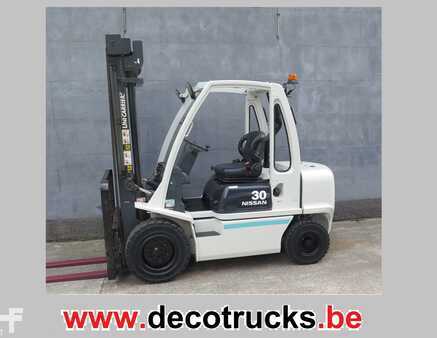 Diesel gaffeltruck 2015  Unicarriers YG1D2A30Q (1)
