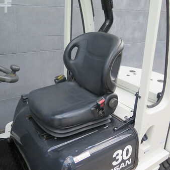 Diesel gaffeltruck 2015  Unicarriers YG1D2A30Q (2)