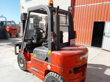 Diesel heftrucks 2011  Manitou CD25P (2)