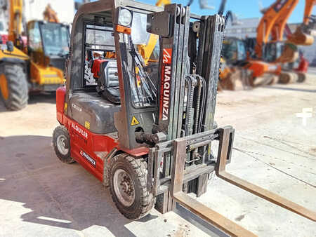 Wózki widłowe diesel 2011  Manitou CD25P (4)