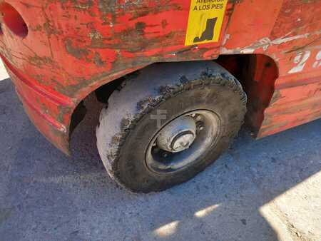 Chariot élévateur diesel 2011  Manitou CD25P (11)