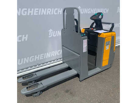 Vertikální vychystávací vozík 2017  Jungheinrich ECE 220 1150mm (6)